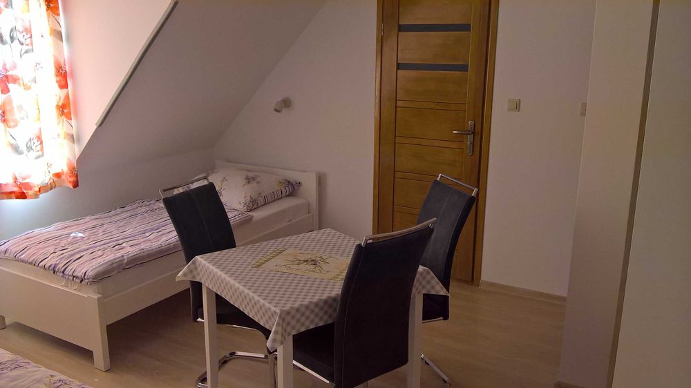 Wakacje  ,pokoje i domki   nad morzem Dębki  Mirek ul Morska 4