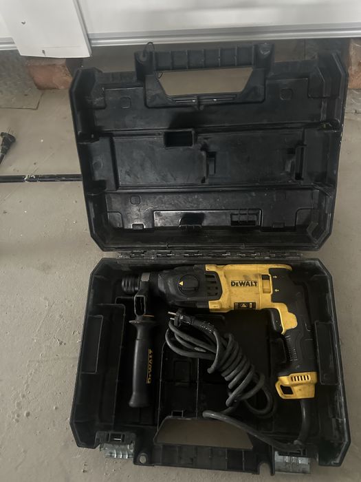 Martelo dewalt ótimo estado