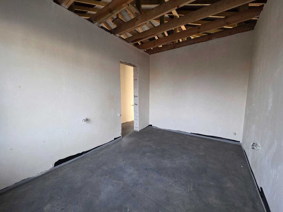 Тарасівка вул Павлюченка будинок 120м.кв. 5 соток землі