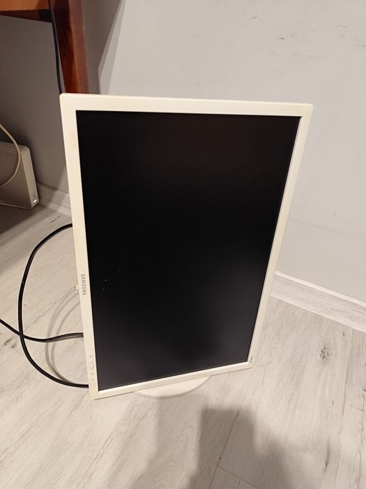 Monitor Samsung SyncMaster S24B420BW 24 cale biały