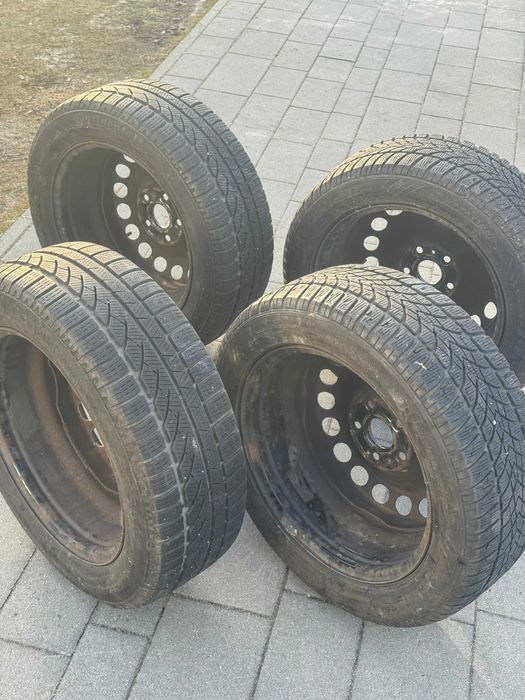 Felgi stalowe z oponami zimowymi 16 cali