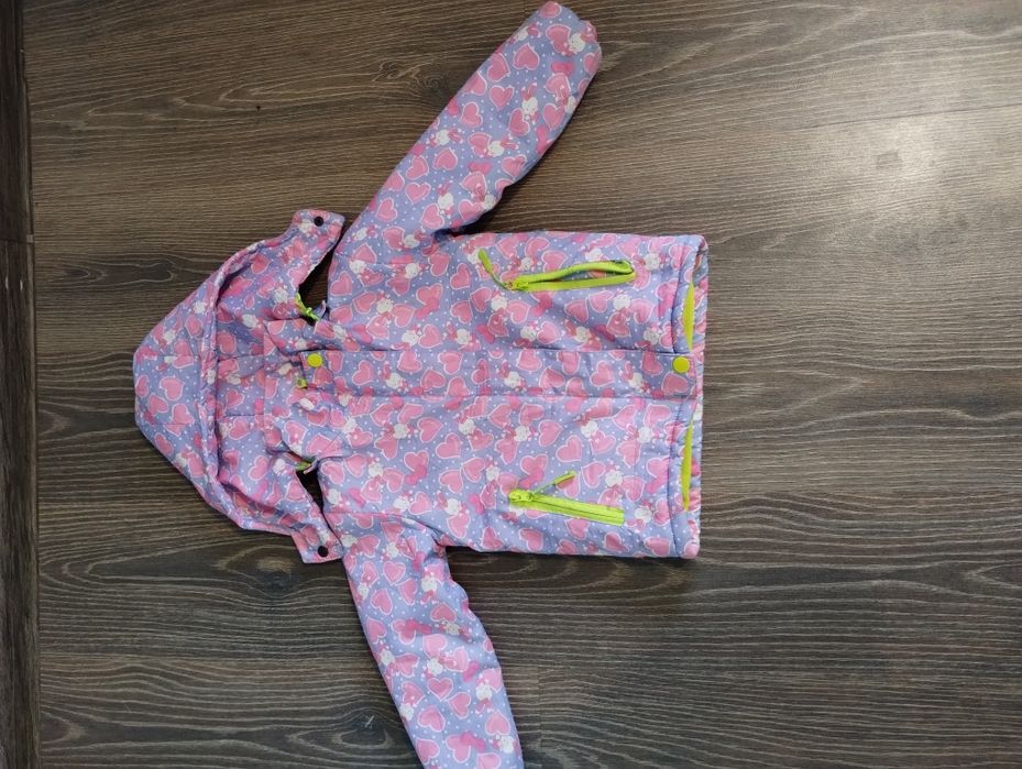 Тепла куртка на дівчинку