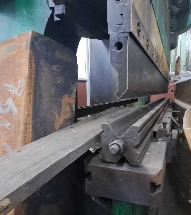 Прес листозгинальний кривошипний ИВ1330 ус.100т.