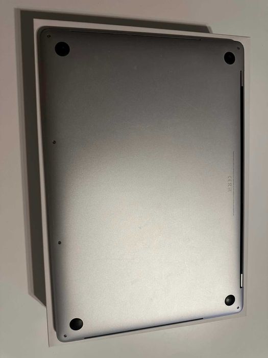 MacBook Pro 15” (2018) – Model A1990