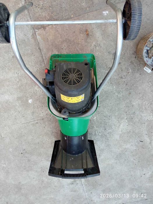 Дробилка гілок .