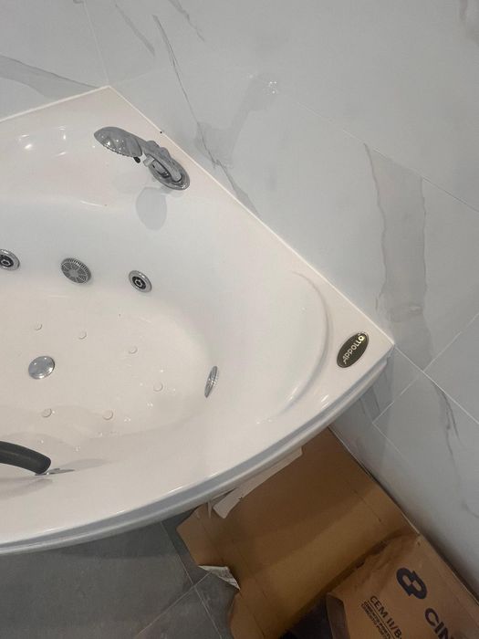 Vendo ou troco banheira de hidromassagem como nova!