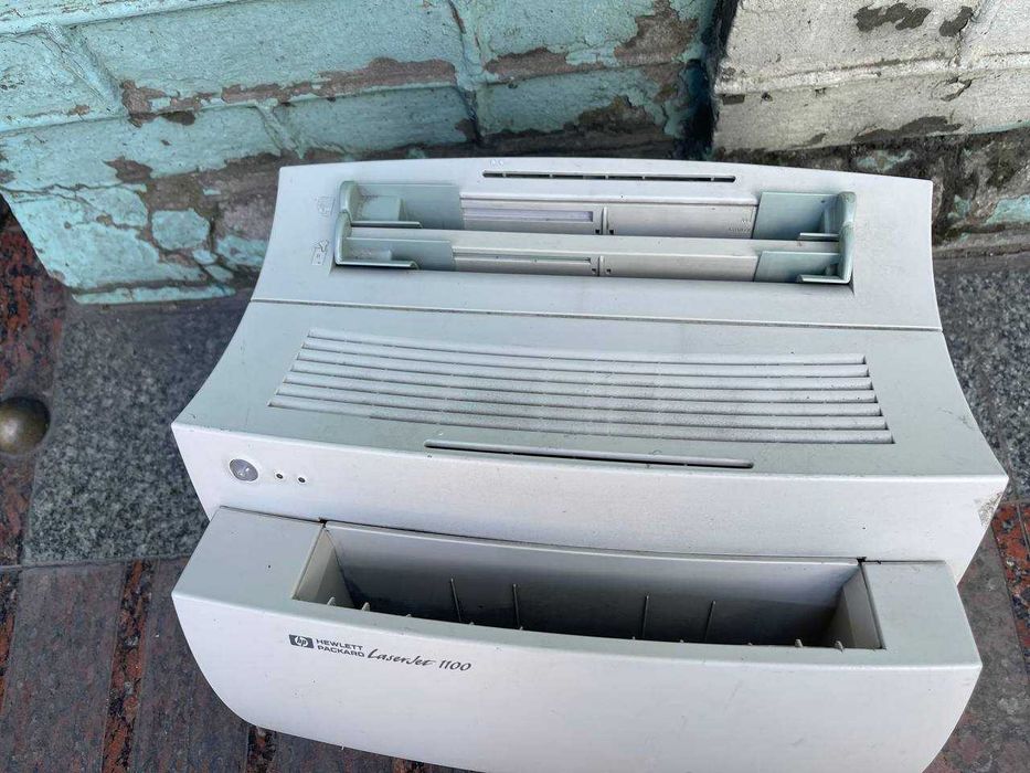 Лазерний принтер  HP LaserJet 1100 — лазерний, робочий