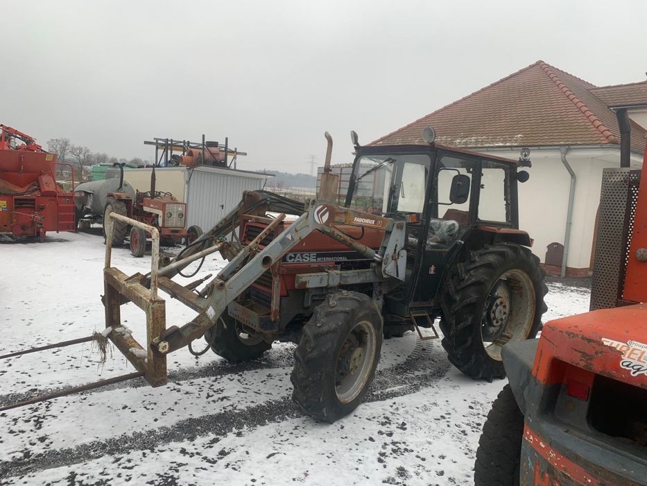 Case ihc international 485 z ładowaczem Faucheux f6