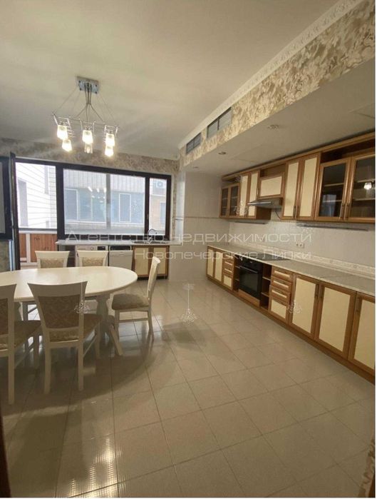 Оренда 4-кімнатної квартири 260 м² у центрі Києва — вул. Кропивницького, 10, Бессарабка