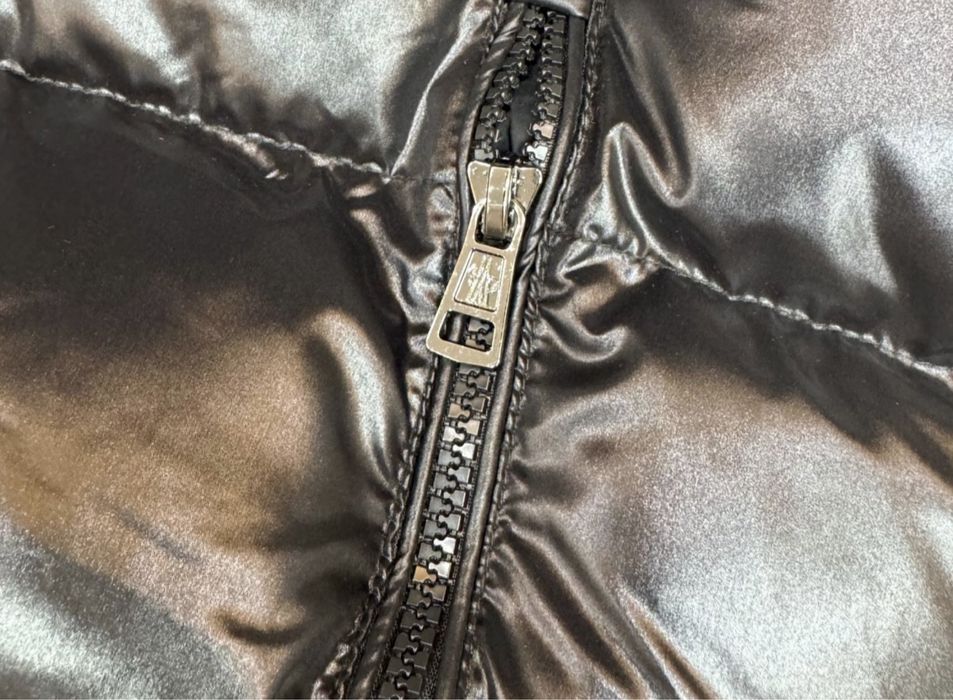 Жилетка Moncler глянцева чорна