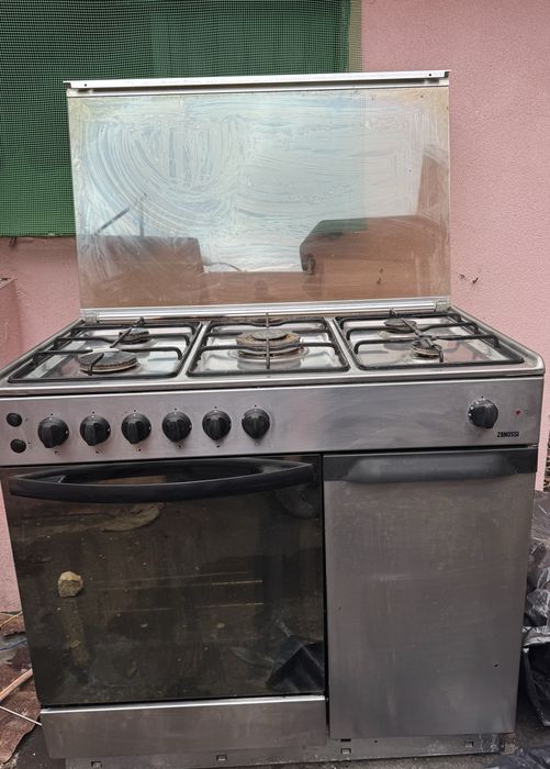 Fogão a gás de 5 bicos com forno – Bom estado