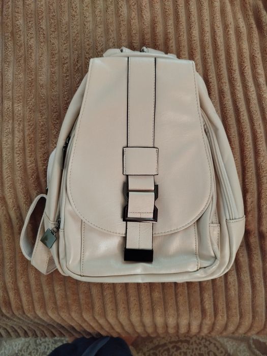 Рюкзак          .