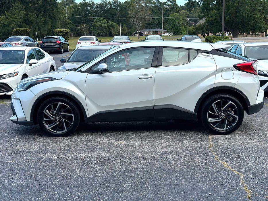 Toyota C-HR      2022
