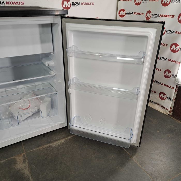 Lodówka Chiq CTT107BC [2 lata gwar] C/84,5cm wys/107litrów/37dB [2]