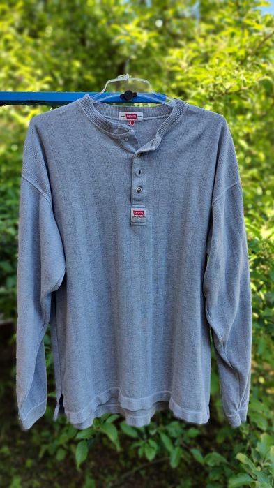 Sweter levis fajny