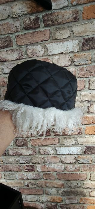 Piękna czapka a'la lama, dłuższy włos