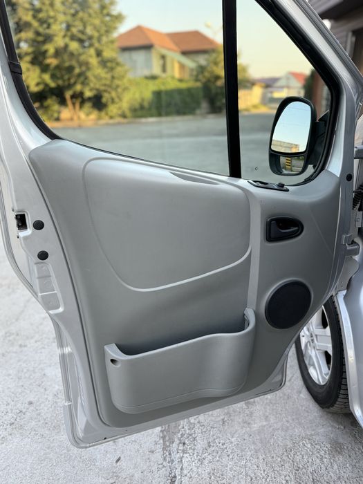 Продам  Opel Vivaro 2.0 дизель