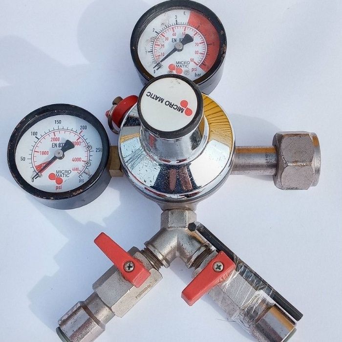 Редуктор б/у регулятор давления пивной углекислотный СО2