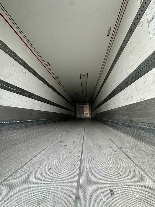 Напівпричіп  рефрежиратор Schmitz Cargobull SKO 24 2014