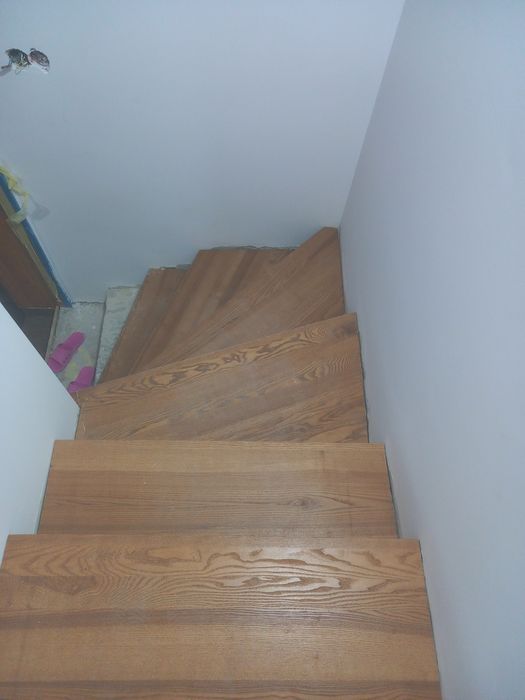 Parapety, schody, fronty, balustrady