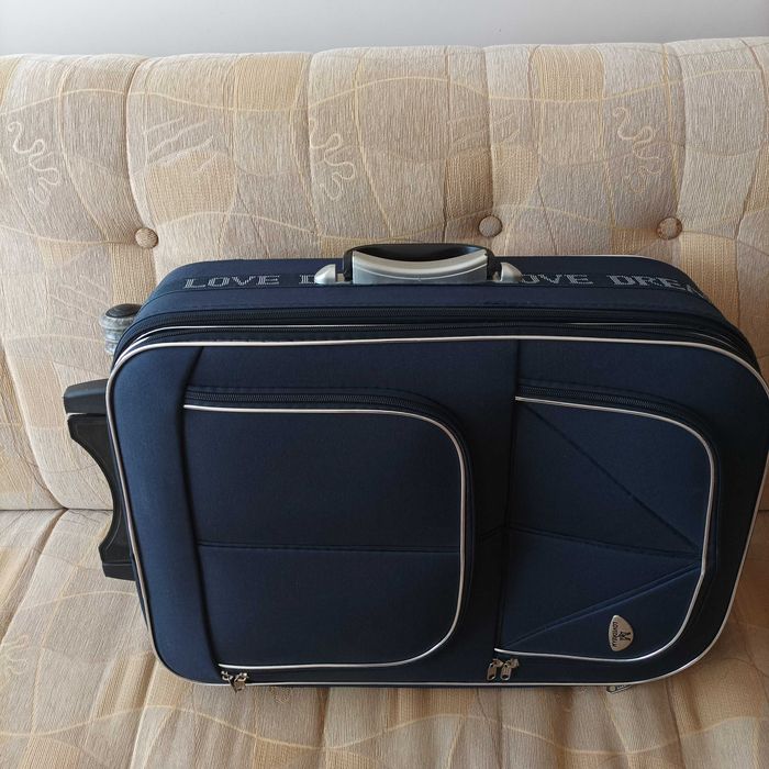 Walizka podróżna na kółkach