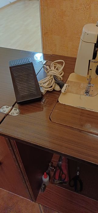 Maszyna do szycia elektryczna