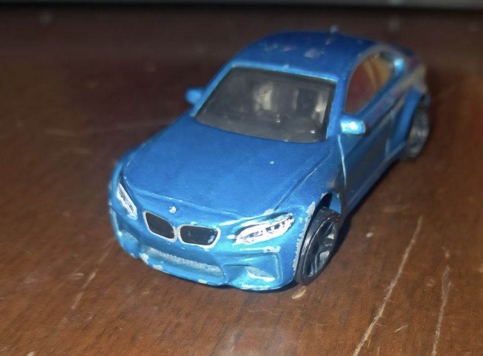 ПРОДАМ ЛЕГЕНДАРНУ Іграшкову машинку Hot Wheels 2016 BMW M2
