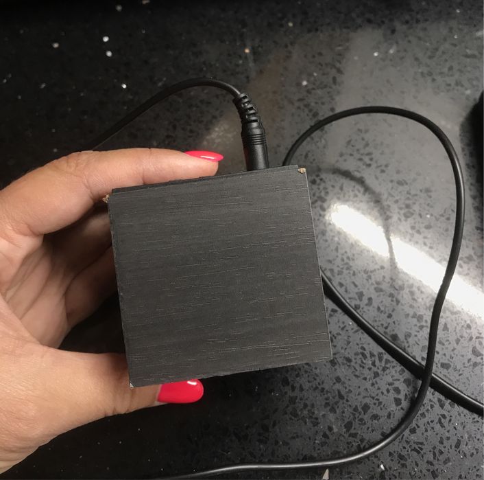 Relógio cubo digital