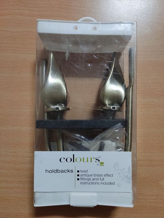 4 Curtain Hooks64552536577923123
