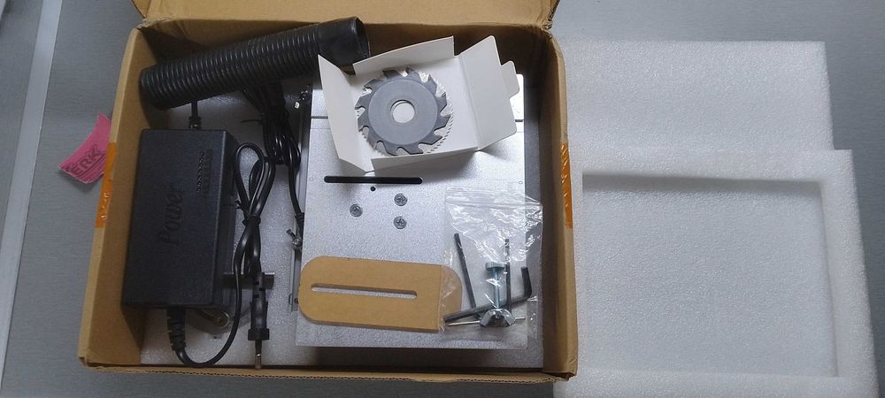 Мини циркулярный станочек для мелких работ