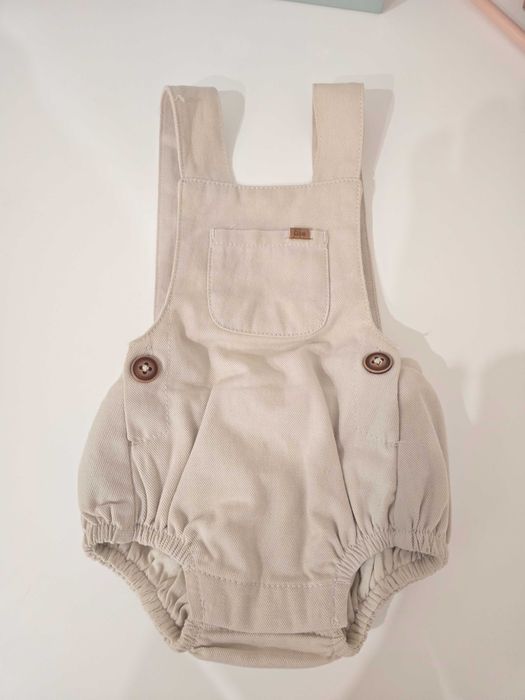 Fofo bebé bege usado como novo