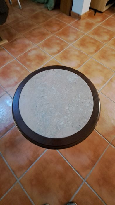 Mesa de centro em mármore