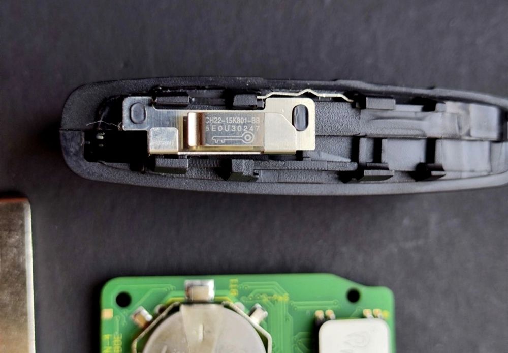 Ключ новий пластик метал з заготовкою