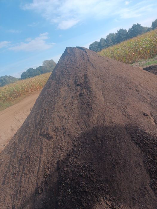 Czarnoziem torf ziemia ogrodowa przesiewana