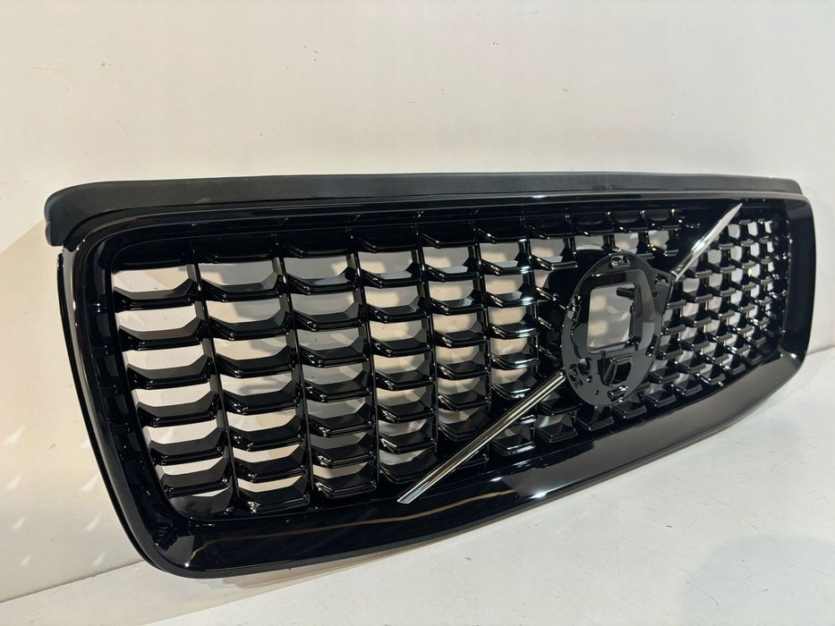 Volvo XC90 R 20-24 grill / atrapa chłodnicy- 17757
