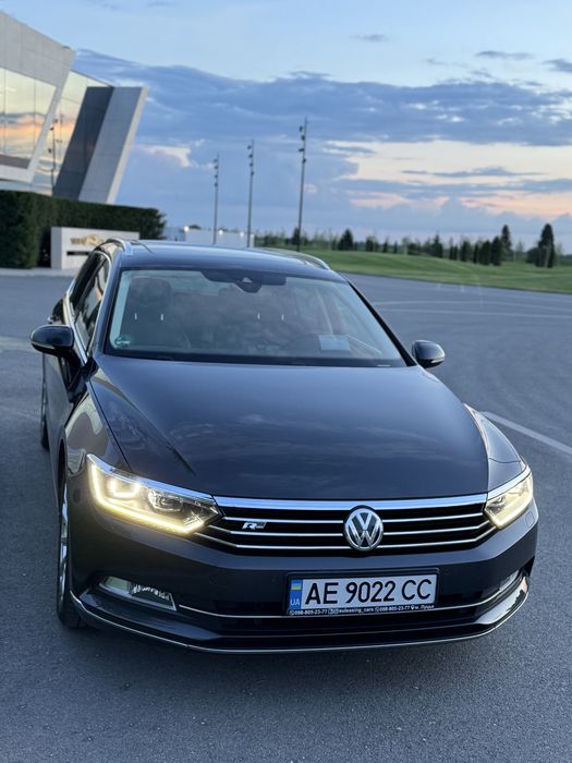 Volkswagen Passat 2018 VIN WVWZZZ3CZJE191136 фото оголошення 2 з 14