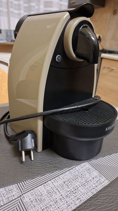 Express kapsułkowy Nespresso Krups sprzedam