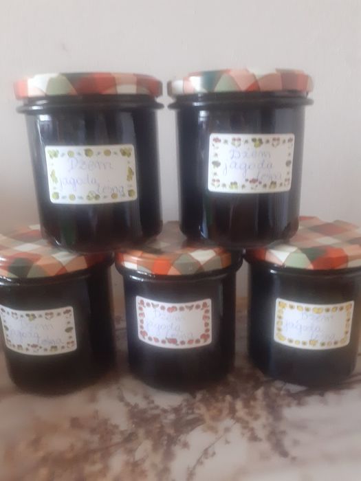 Dzem z jagód leśnych