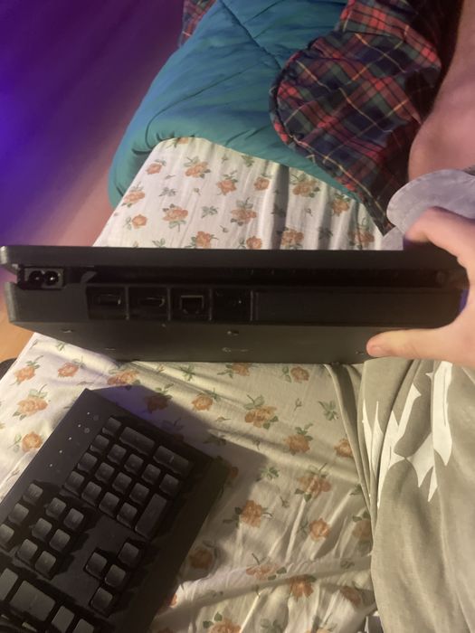 PS4 Slim 1TB c/conta e com vários jogos