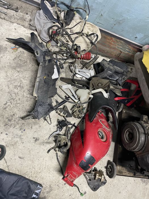 Запчастини honda cbr 125r