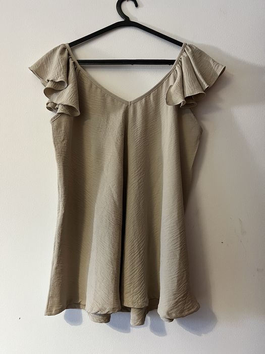 Camisola senhora bege de alças c/ folho nos ombros efeito fluido tamXL