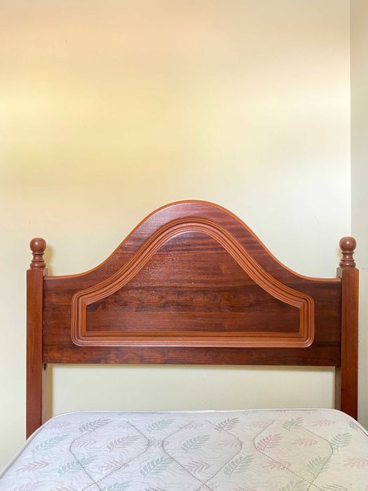 OPORTUNIDADE! Cama de Solteiro + Colchão - A BOM PREÇO