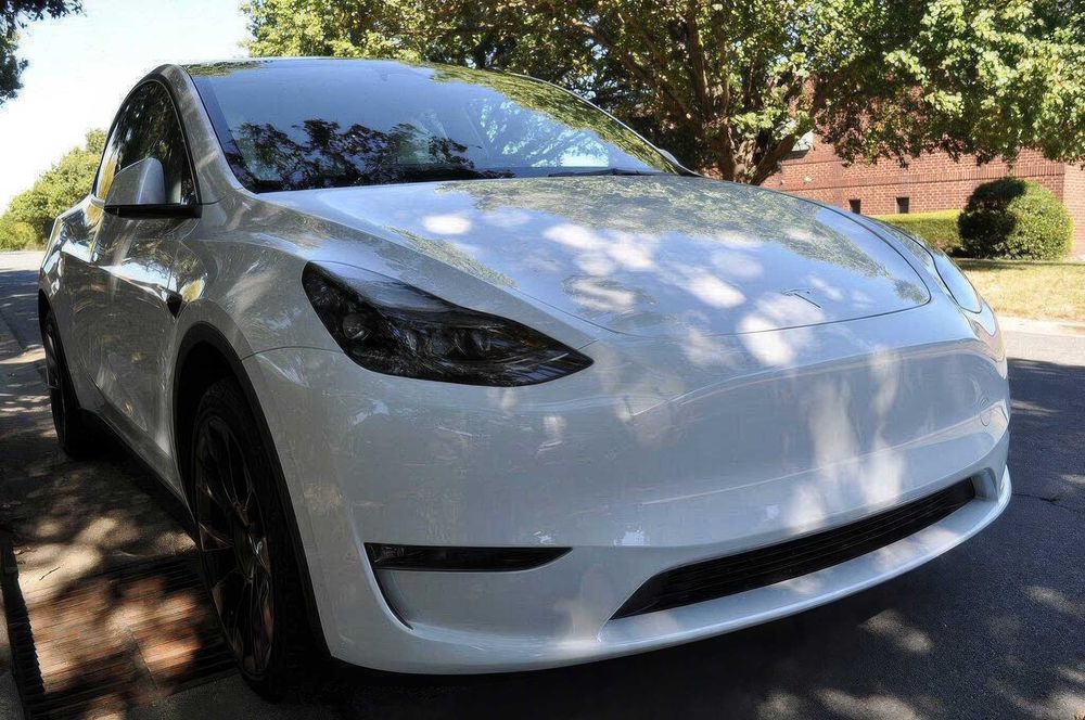 Tesla Model Y Long Range      2023