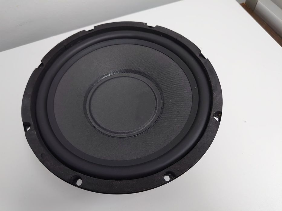 Автомобильный динамик сабвуфера размером 25см (10"). Мощность RMS 150вт. МАХ 350вт.