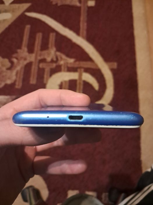 Продаю телефон redmi 6a