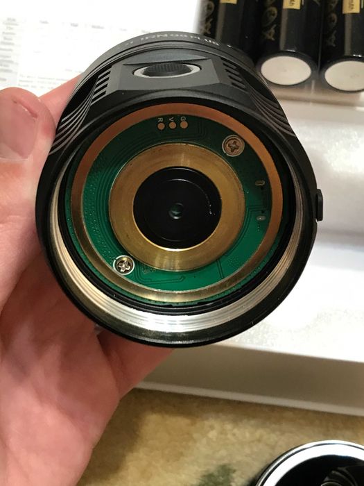 Продам мощный поисковый фонарь Sofirn Q8 Plus