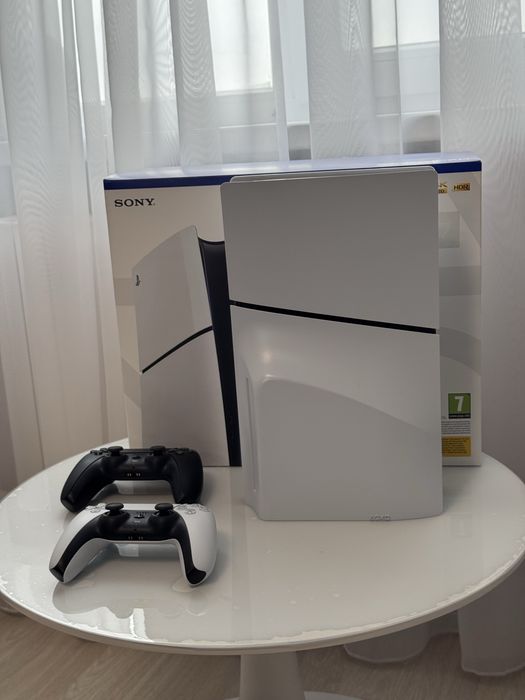 Продам Sony PS5 состояние новой
