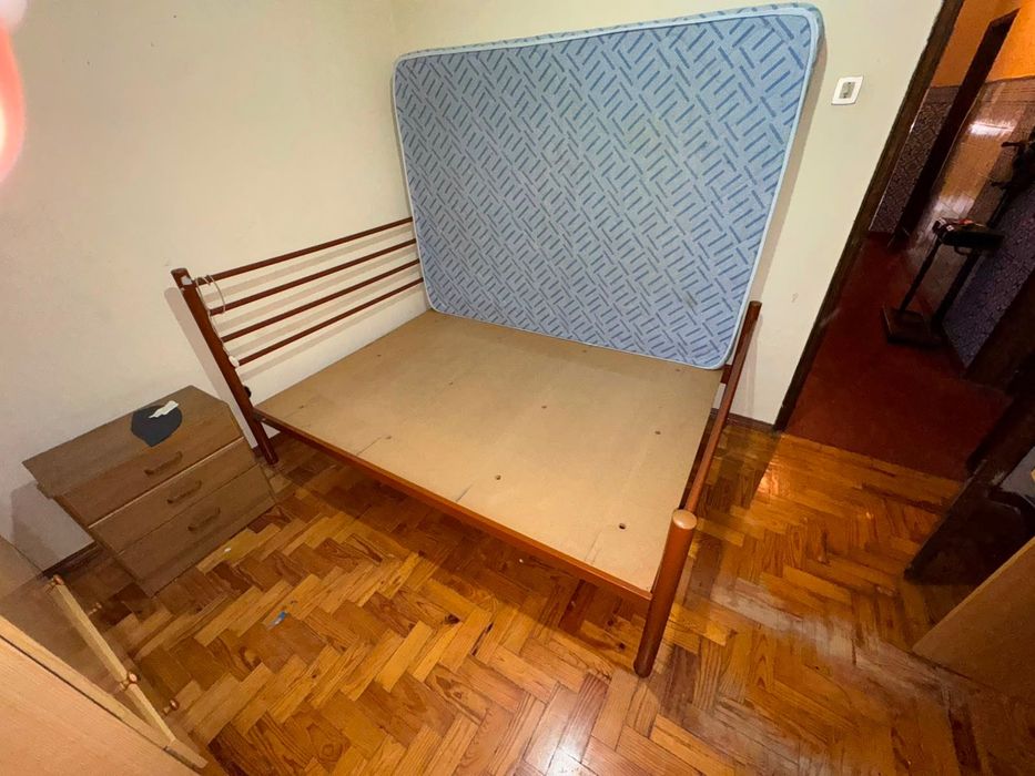 Cama de Solteiro Metálica