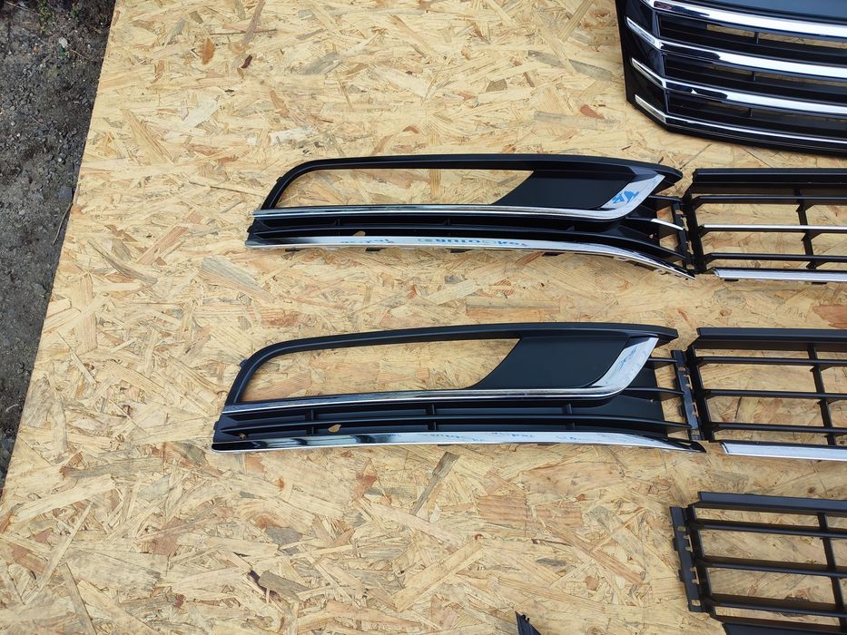 Решітка Бампера Volkswagen Passat B7 Европа