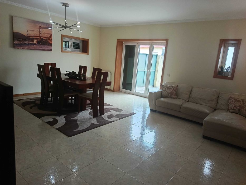 Moradia T3 com Jardim, Garagem e Excelentes Áreas | Gemunde, Maia